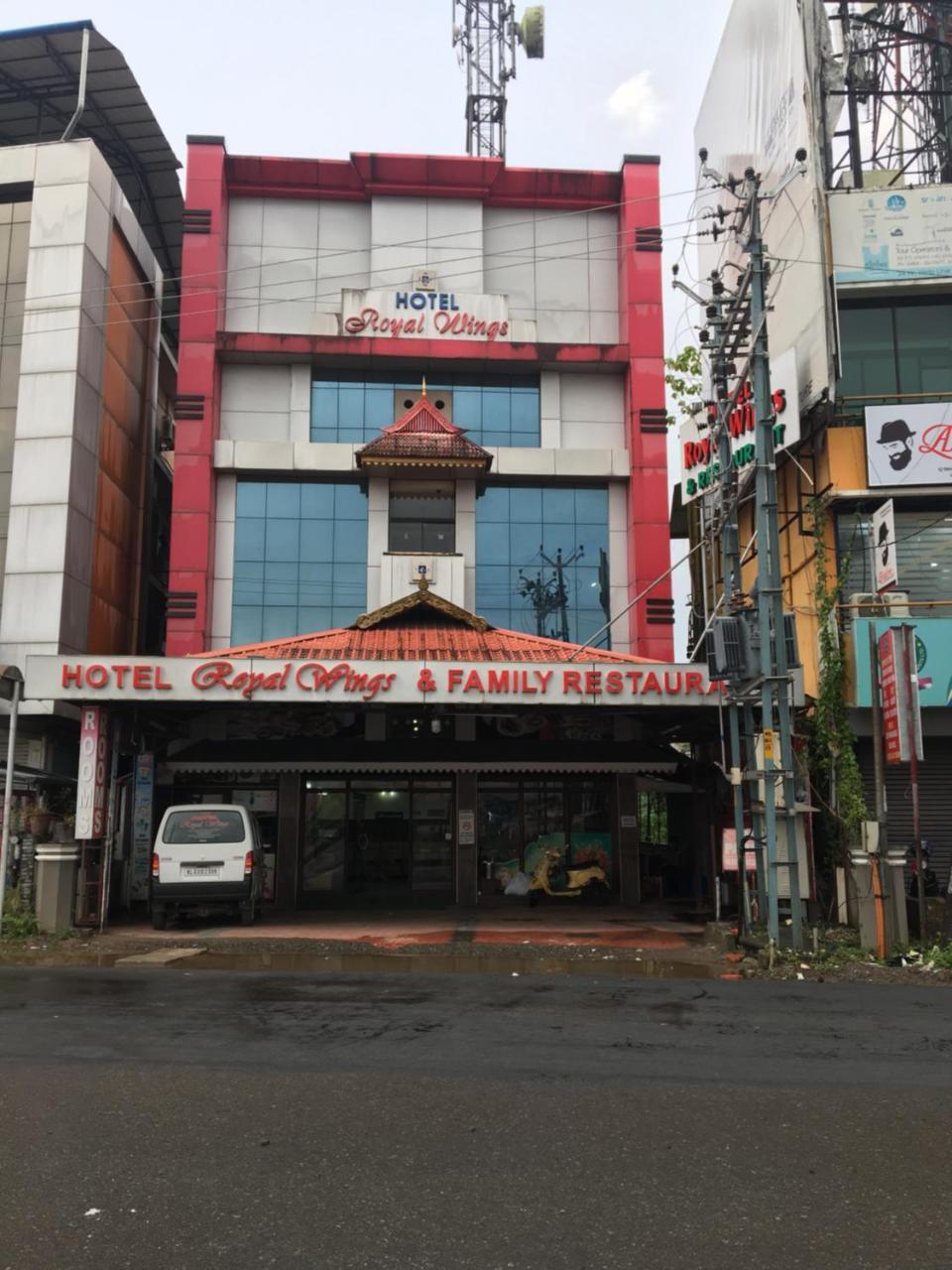 Hotel Royal Wings Nedumbassery Ngoại thất bức ảnh